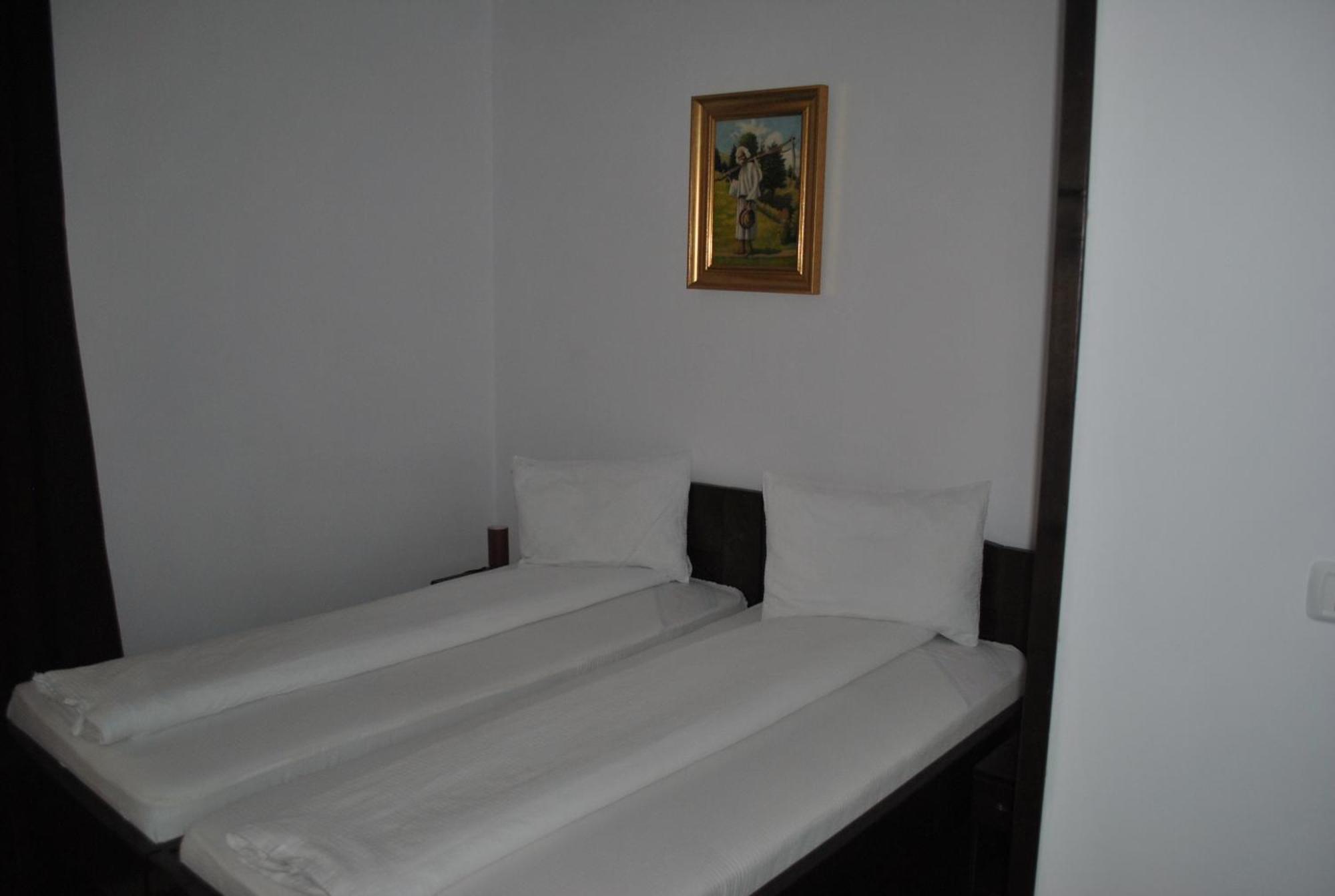 Hotel Taverna Pecicana Buitenkant foto