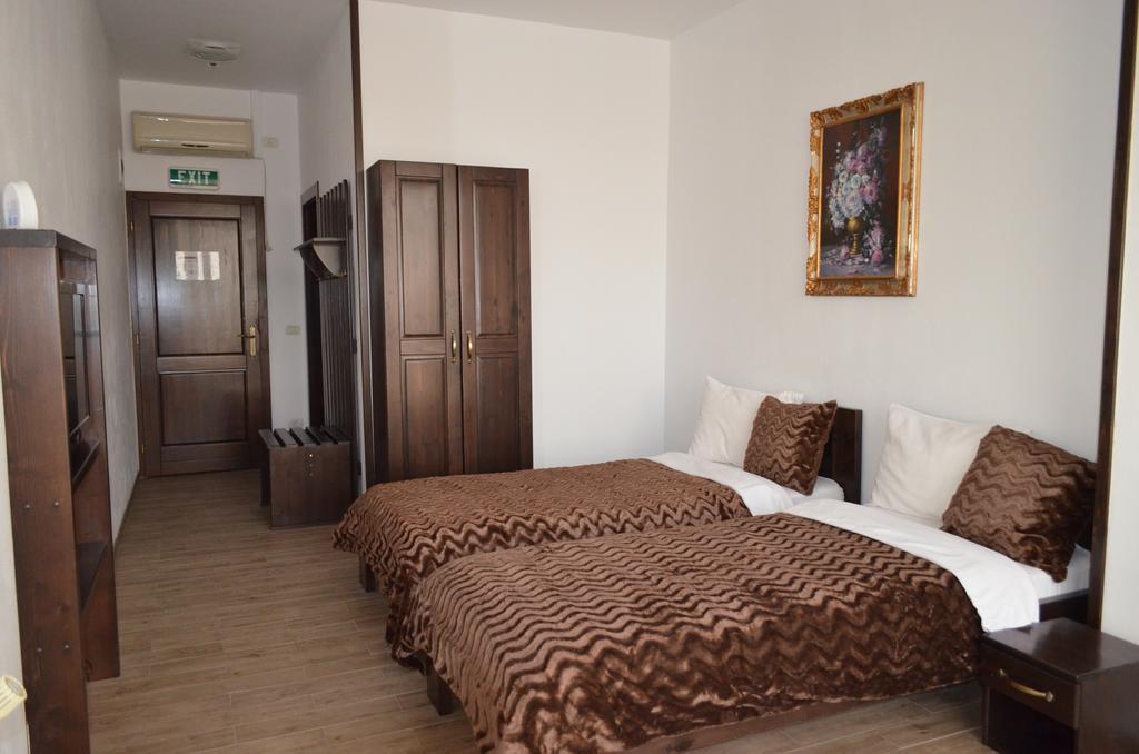 Hotel Taverna Pecicana Buitenkant foto